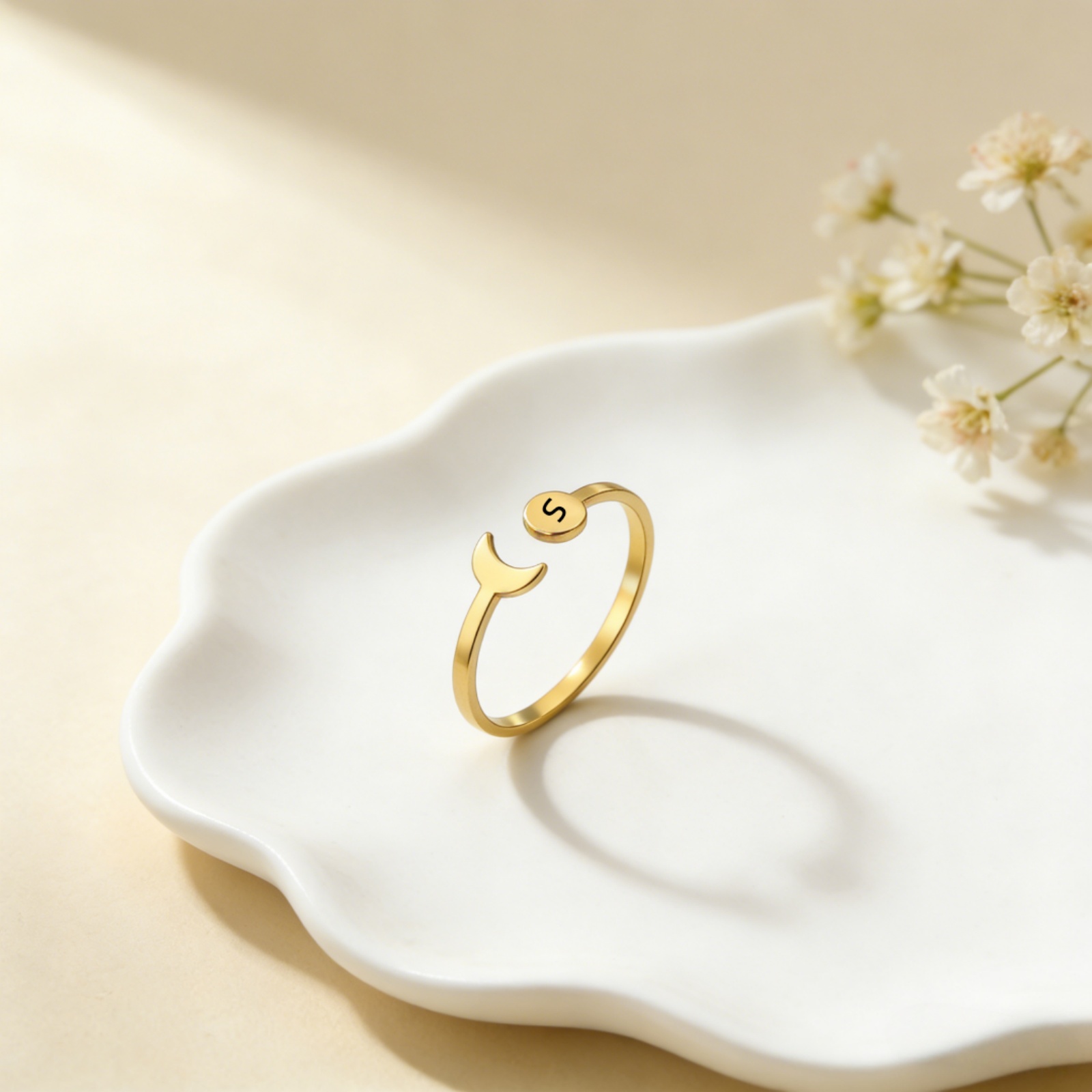 خاتم مخصص بالأحرف الأبجدية من  - مراجعة Initial Ring Custom وسعره