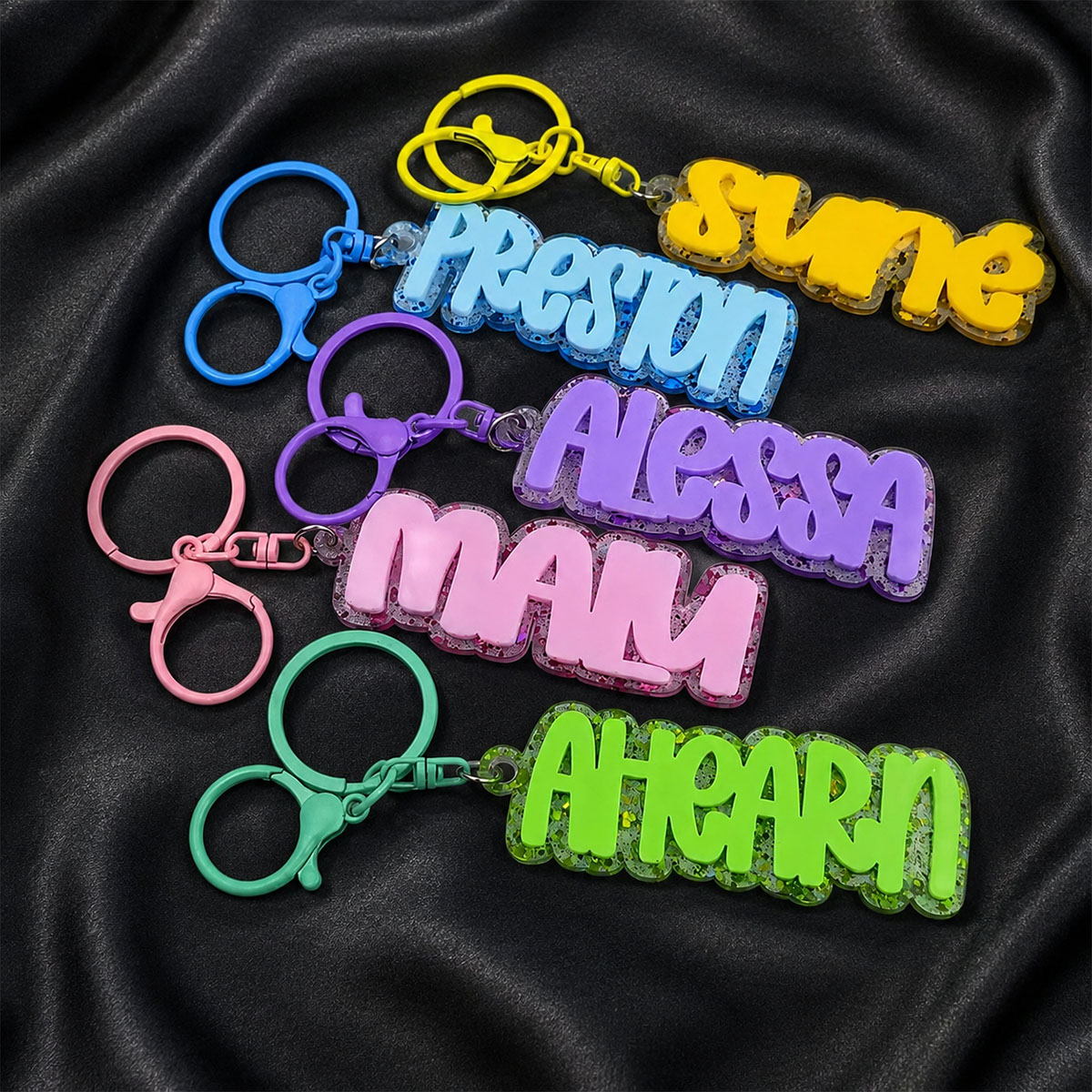 سلسلة مفاتيح أكريليك مخصصة بال - مراجعة Initial Ring Custom وسعره